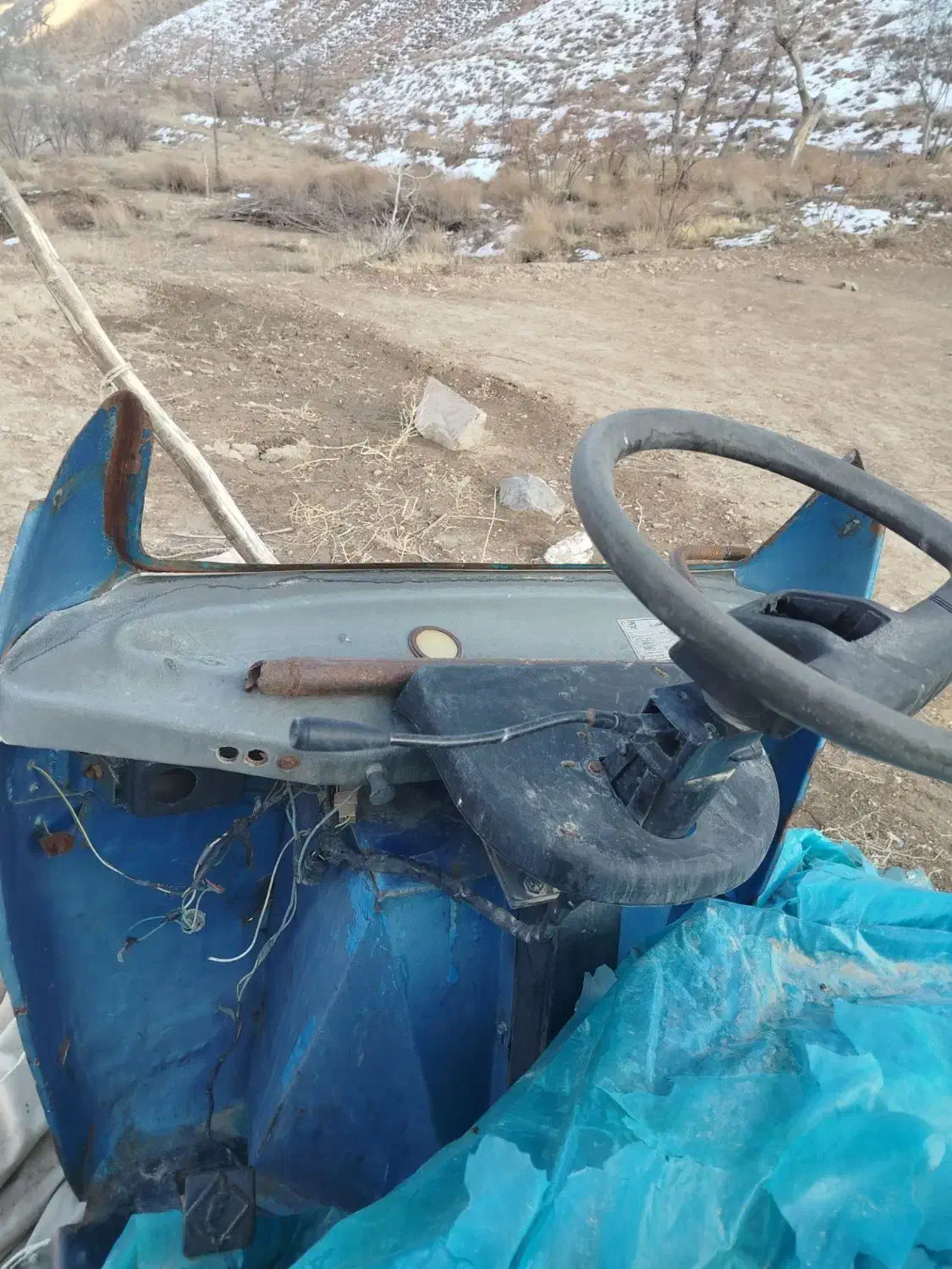 تیلر سه چرخ|قطعات یدکی و لوازم جانبی|درمیان, |دیوار