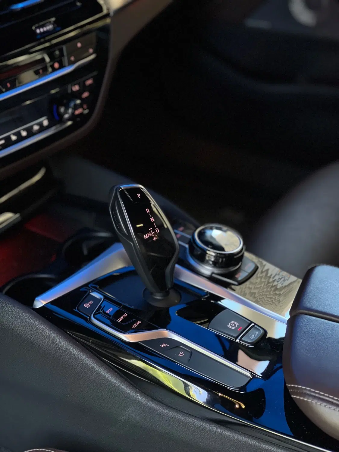 BMW 530 سفید ۲۰۱۷|خودرو کلاسیک|تهران, زعفرانیه|دیوار