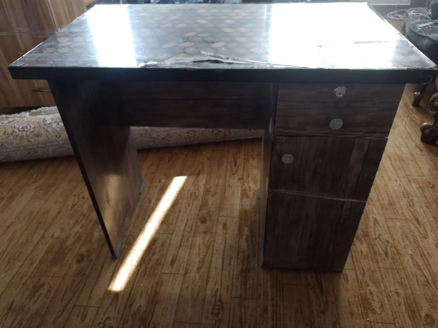 وسایل اتاق دانشجو به دلیل جابجایی|کتابخانه، شلف، قفسههای دیواری|خمینیشهر, |دیوار