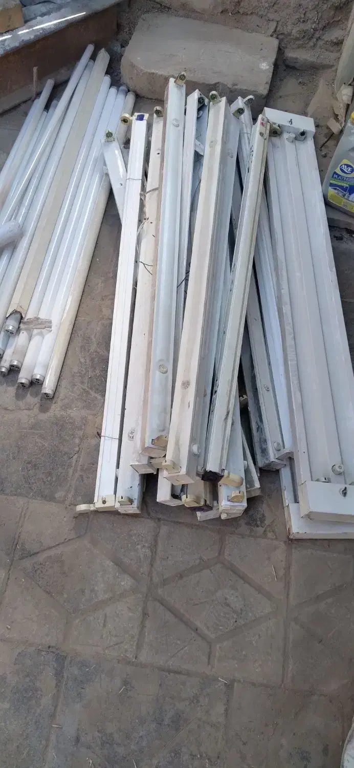 مهتابی کامل|لامپ و چراغ|بروجرد, |دیوار