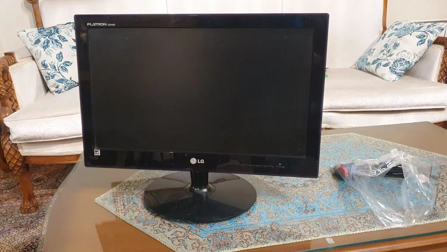 مانیتور LG E2040S سالم و آماده استفاده|قطعات و لوازم جانبی رایانه|تهران, شهرک پرواز|دیوار