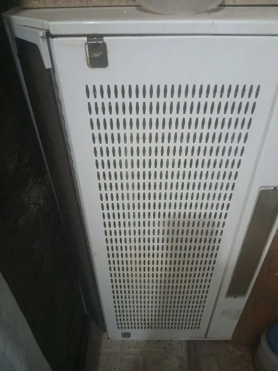 هود|هود|مشهد, کوشک مهدی|دیوار