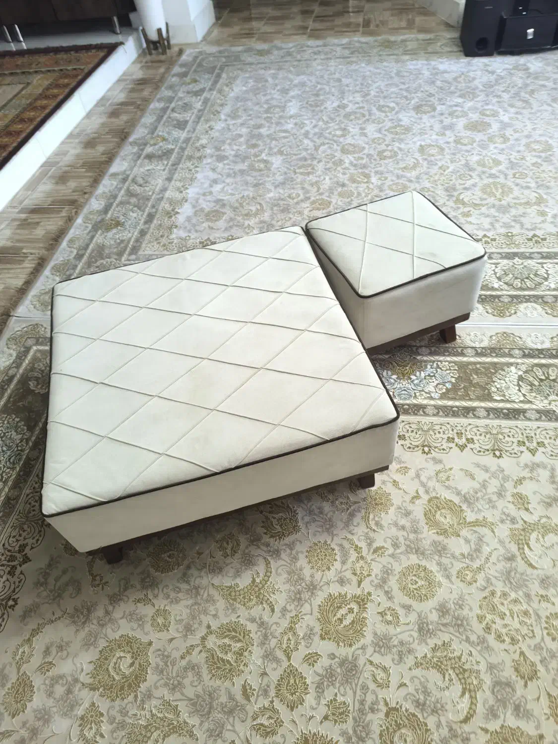 میز عسلی پا مبلی پارچه و چوب|مبلمان خانگی و میز عسلی|فیروزآباد (فارس), |دیوار