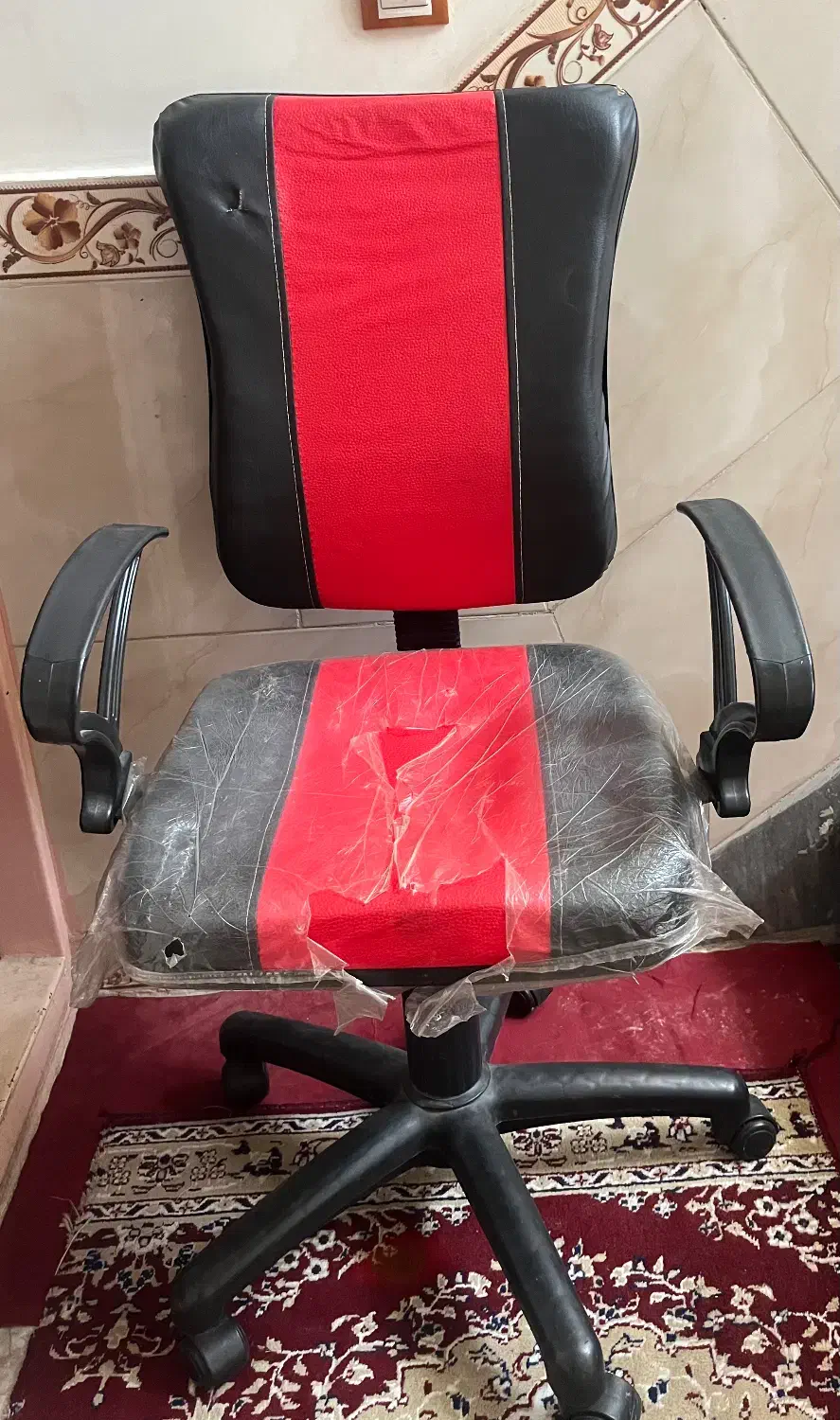 میز کامپیوتر و میز تحریر و کتابخونه و صندلی|میز تحریر و کامپیوتر|باقرشهر, |دیوار