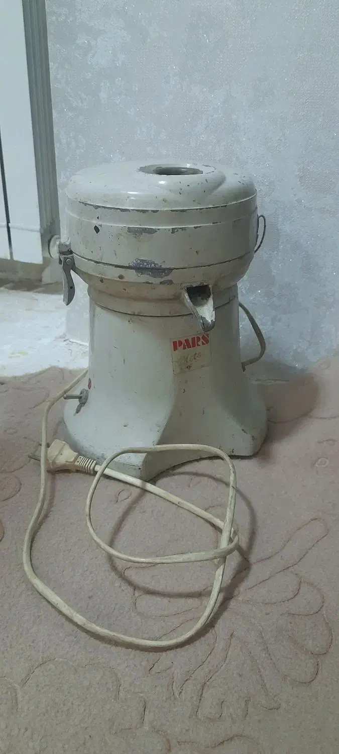 ابنیوه گیر فلزی سنگین|آبمیوه‌گیر و آب‌مرکبات‌گیر|اردبیل, |دیوار