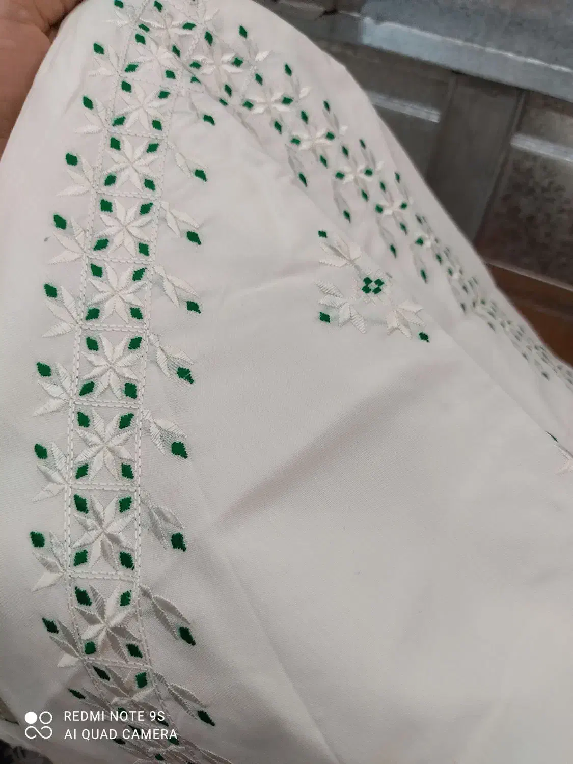 تعدادی کار دست|سفره، حوله، دستمال آشپزخانه|کاشان, راوند|دیوار