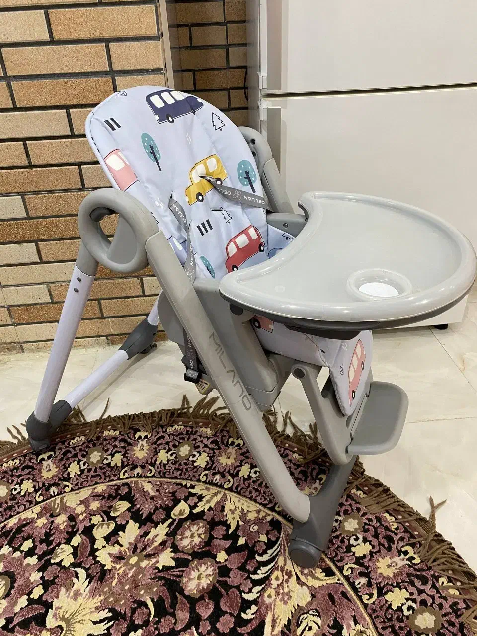 صندلی غذا|تخت و صندلی بچه|رشت, باهنر|دیوار