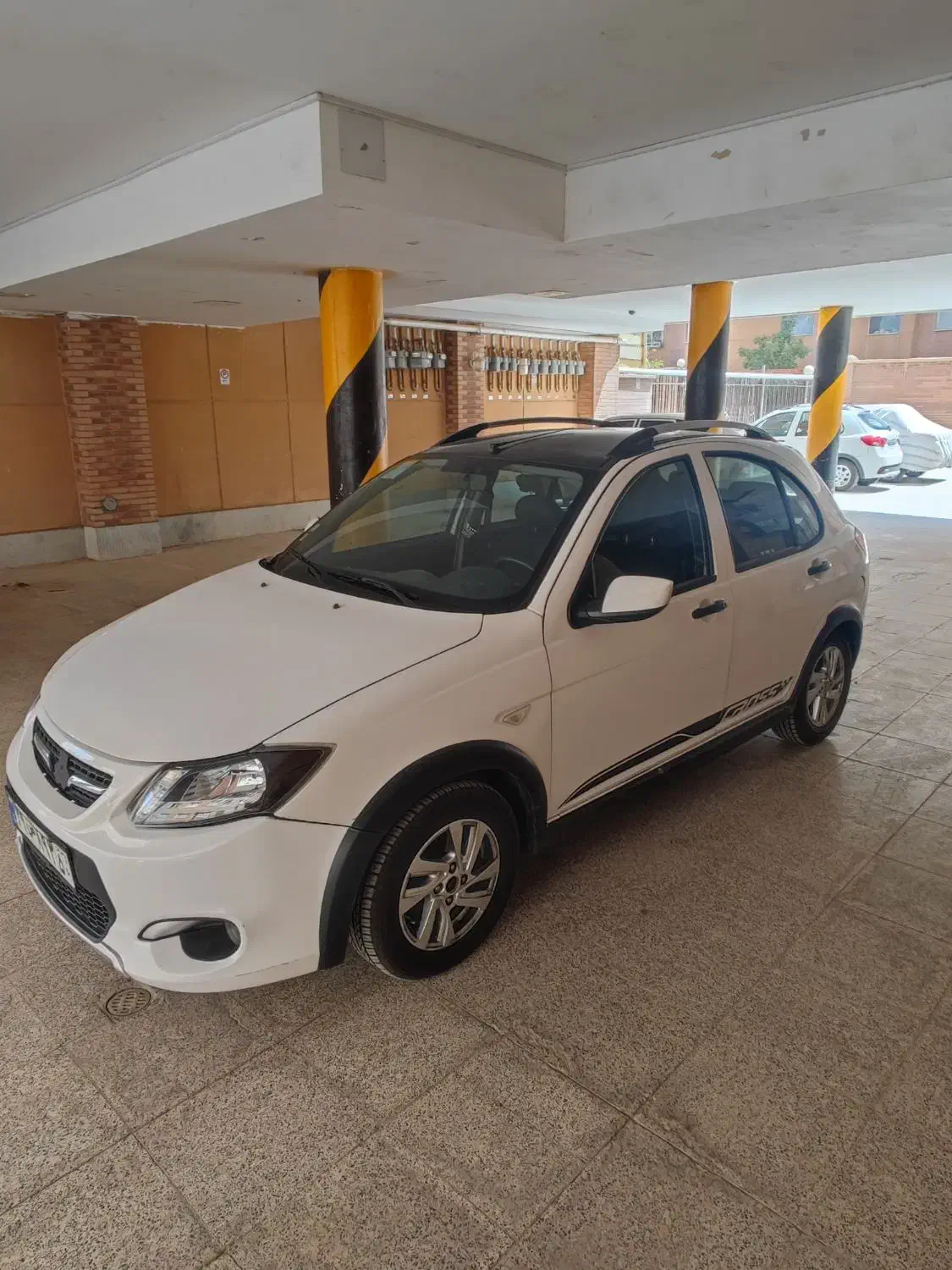 کویک 98 R سقف مشکی دنده ای|خودرو سواری و وانت|شاهینشهر, مسکن مهر|دیوار