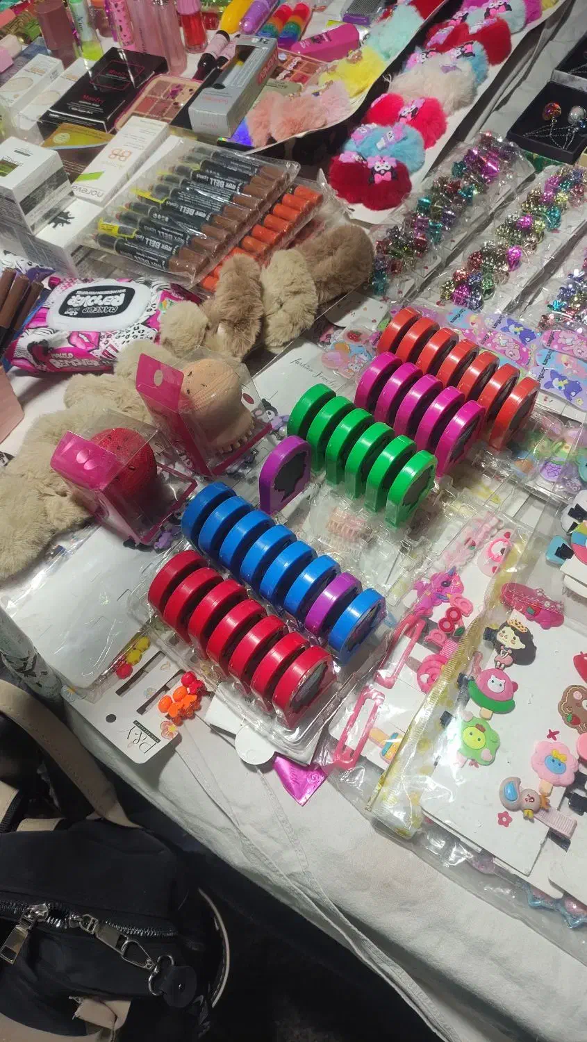 فروش عمده محصولات آرایشی به قیمت فاکتور|آرایشی، بهداشتی، درمانی|تهران, حافظیه|دیوار