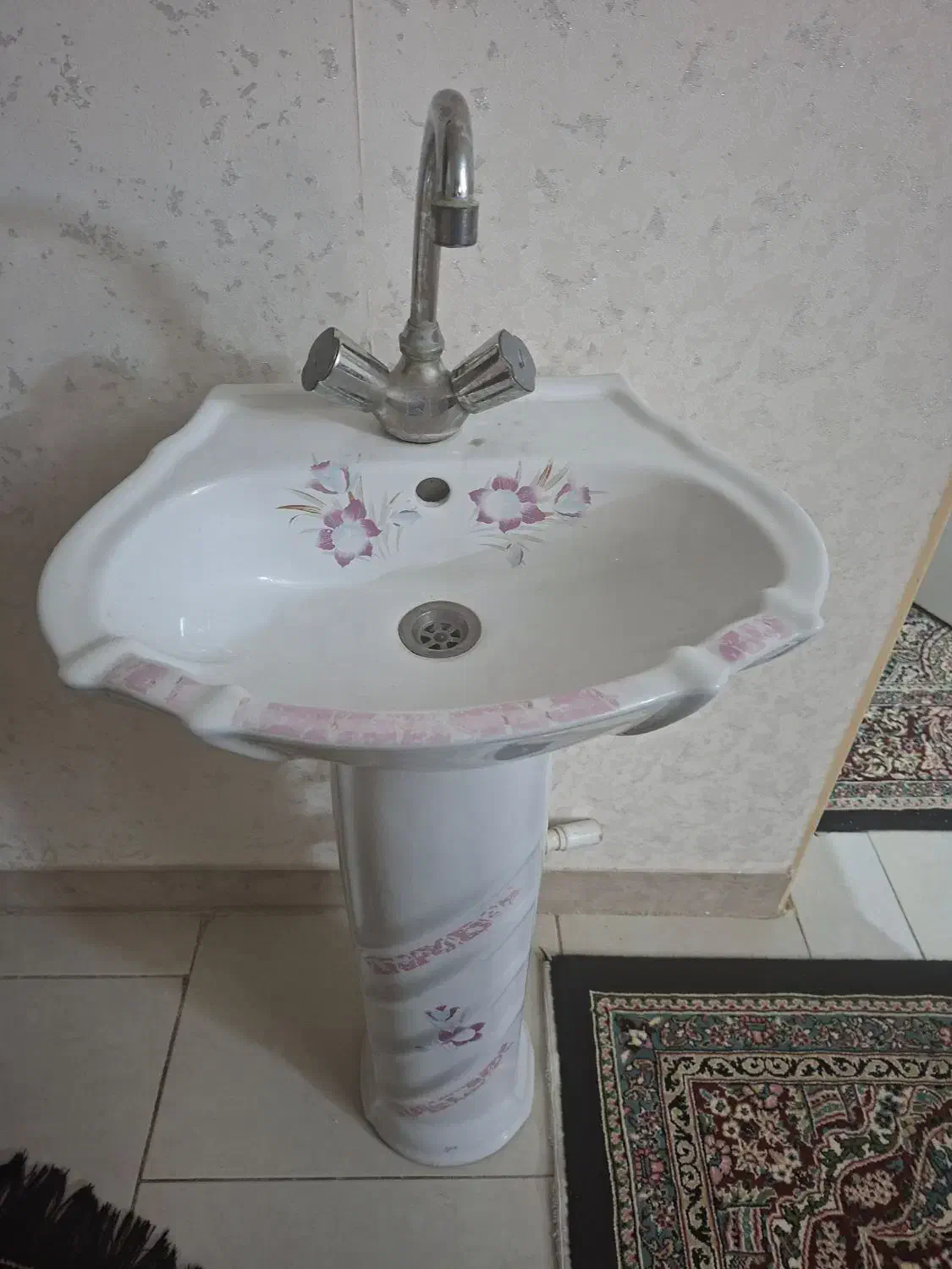 روشویی تمیز وسالم|لوازم سرویس بهداشتی|ملایر, |دیوار