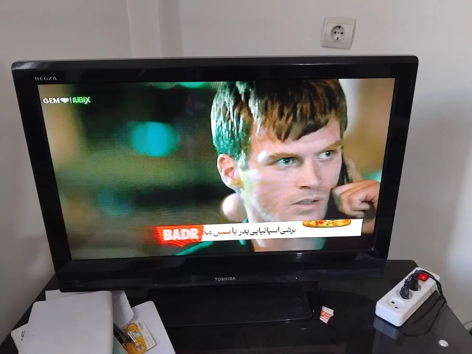 تلوزیون ۳۲ با دستگاه ودیش وزیر تلوزیونی|تلویزیون و پروژکتور|محمدیه-قزوین, |دیوار