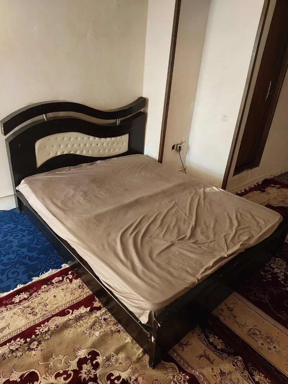 تخت دونفره با تشک|تخت و سرویس خواب|محمدشهر, محمدشهر|دیوار