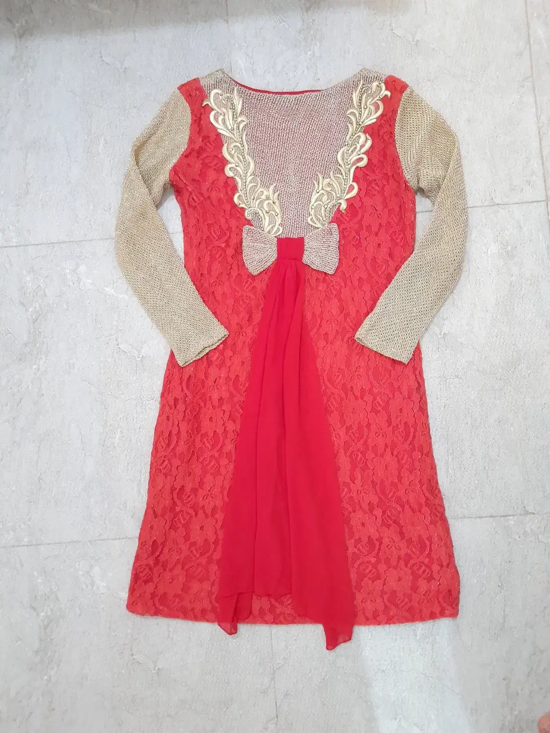 پیراهن مجلسی|لباس|لاهیجان, لیالستان|دیوار