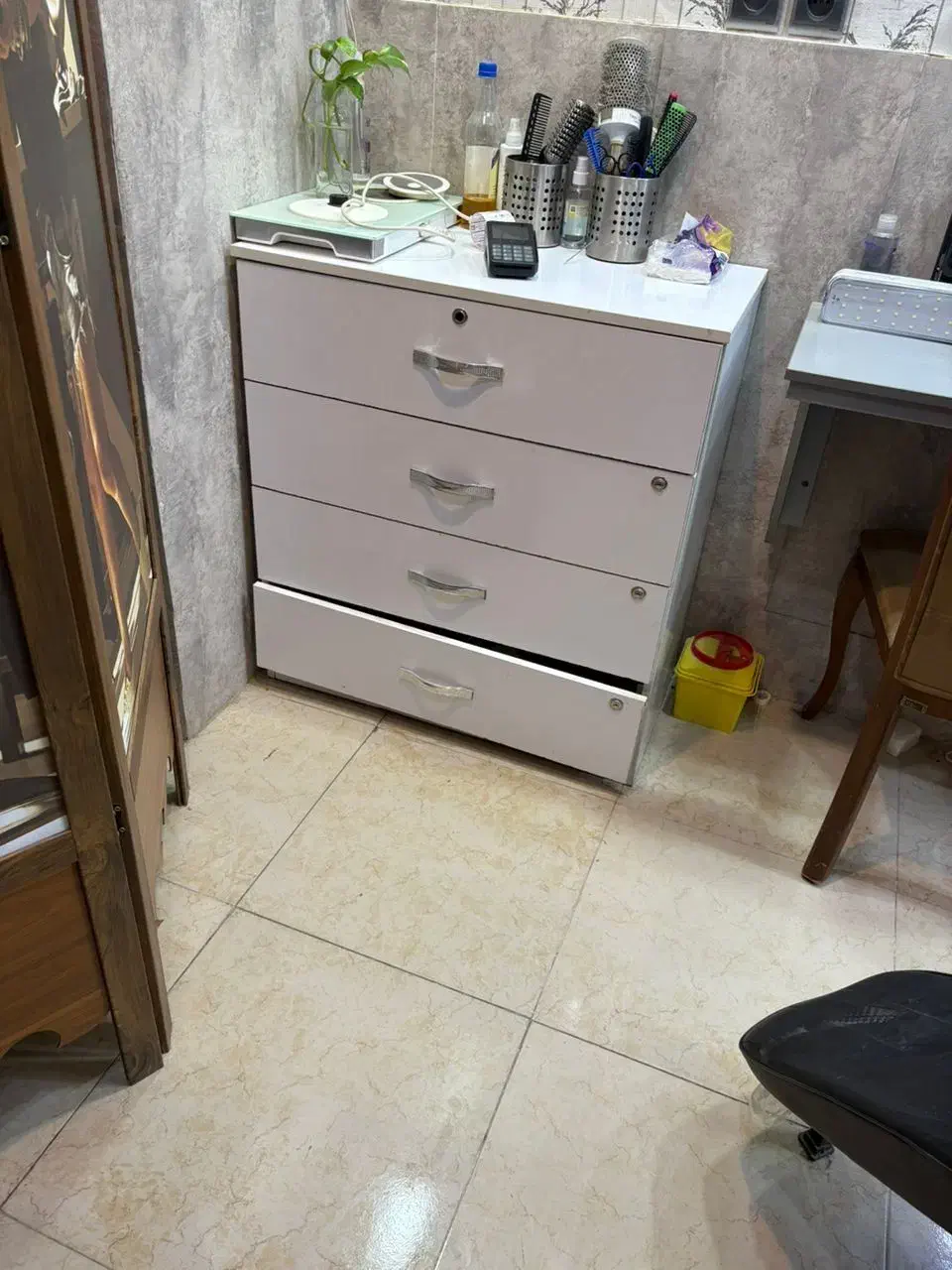 لوازم آرایشگاه|آرایشگاه و سالنهای زیبایی|اصفهان, شهرک کاوه|دیوار