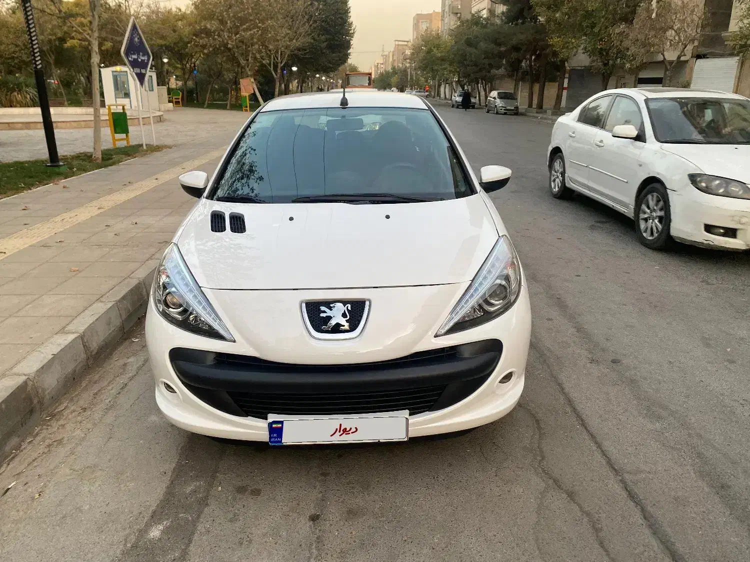 پژو ۲۰۷ دنده مدل ۹۸|خودرو سواری و وانت|مشهد, شهید رضوی|دیوار