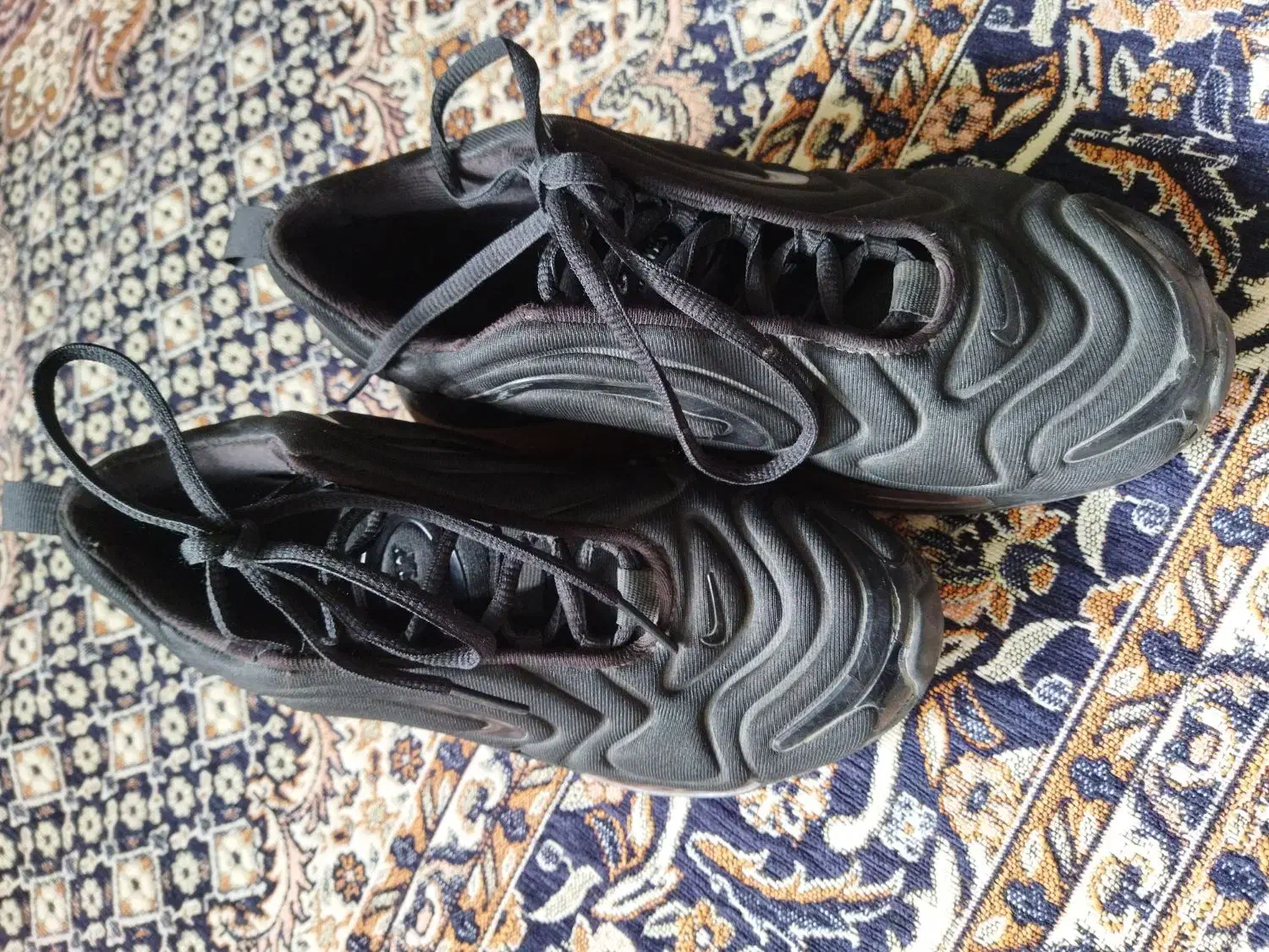 کتونی|کیف، کفش، کمربند|سیلاخور, |دیوار