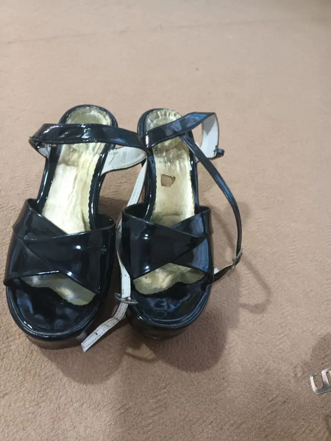 ۴ جفت کفش در حد نو هر ۴ جفت سایز ۳۷|کیف، کفش، کمربند|شاهین دژ, |دیوار