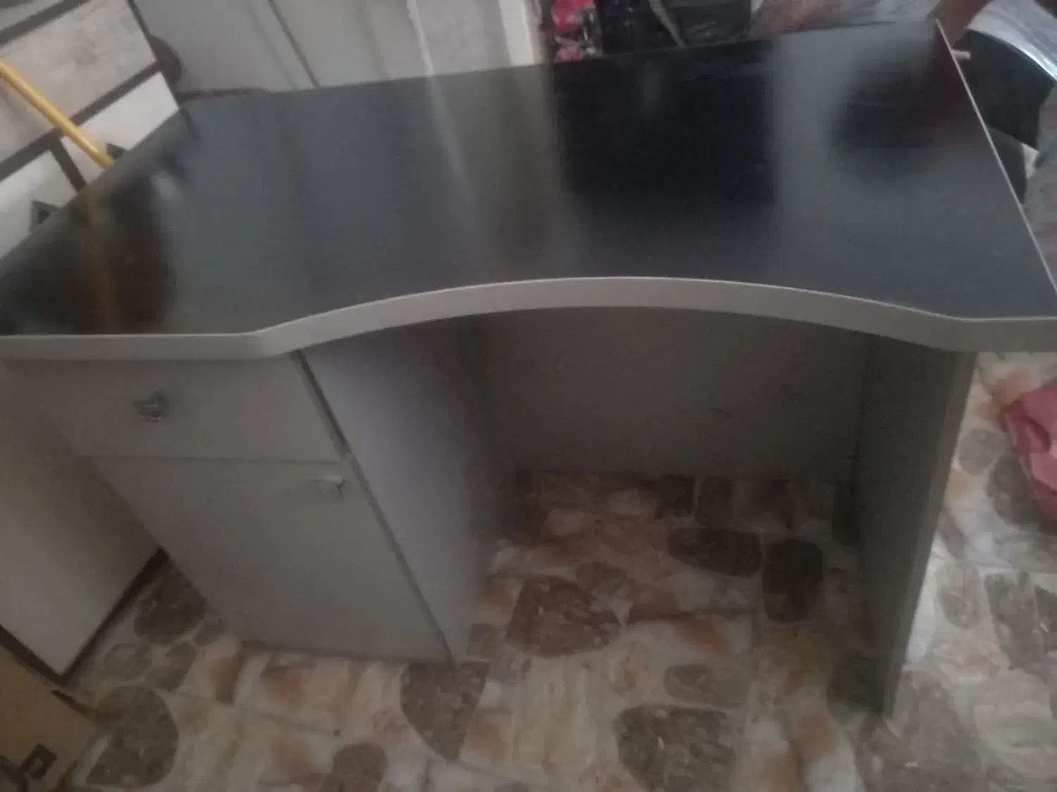 میز کامپیوتر تتو|میز تحریر و کامپیوتر|کاشان, کارگر|دیوار