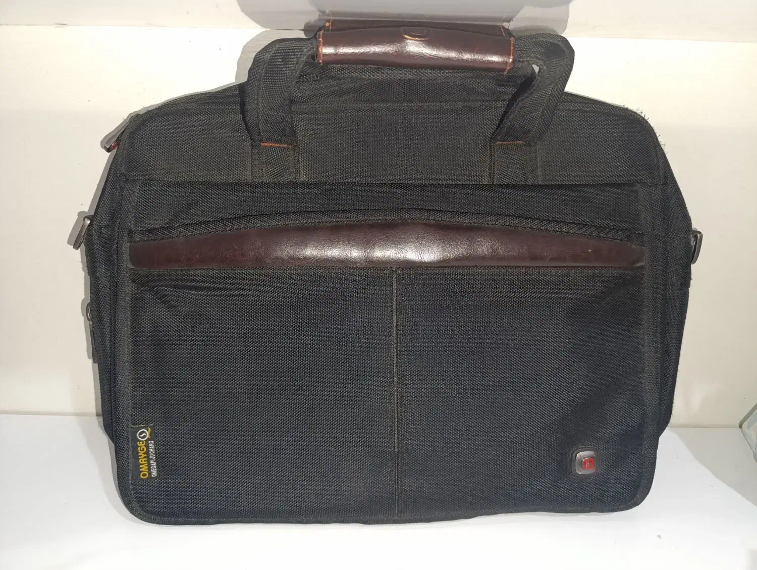 کیف|کیف، کفش، کمربند|مراغه, |دیوار