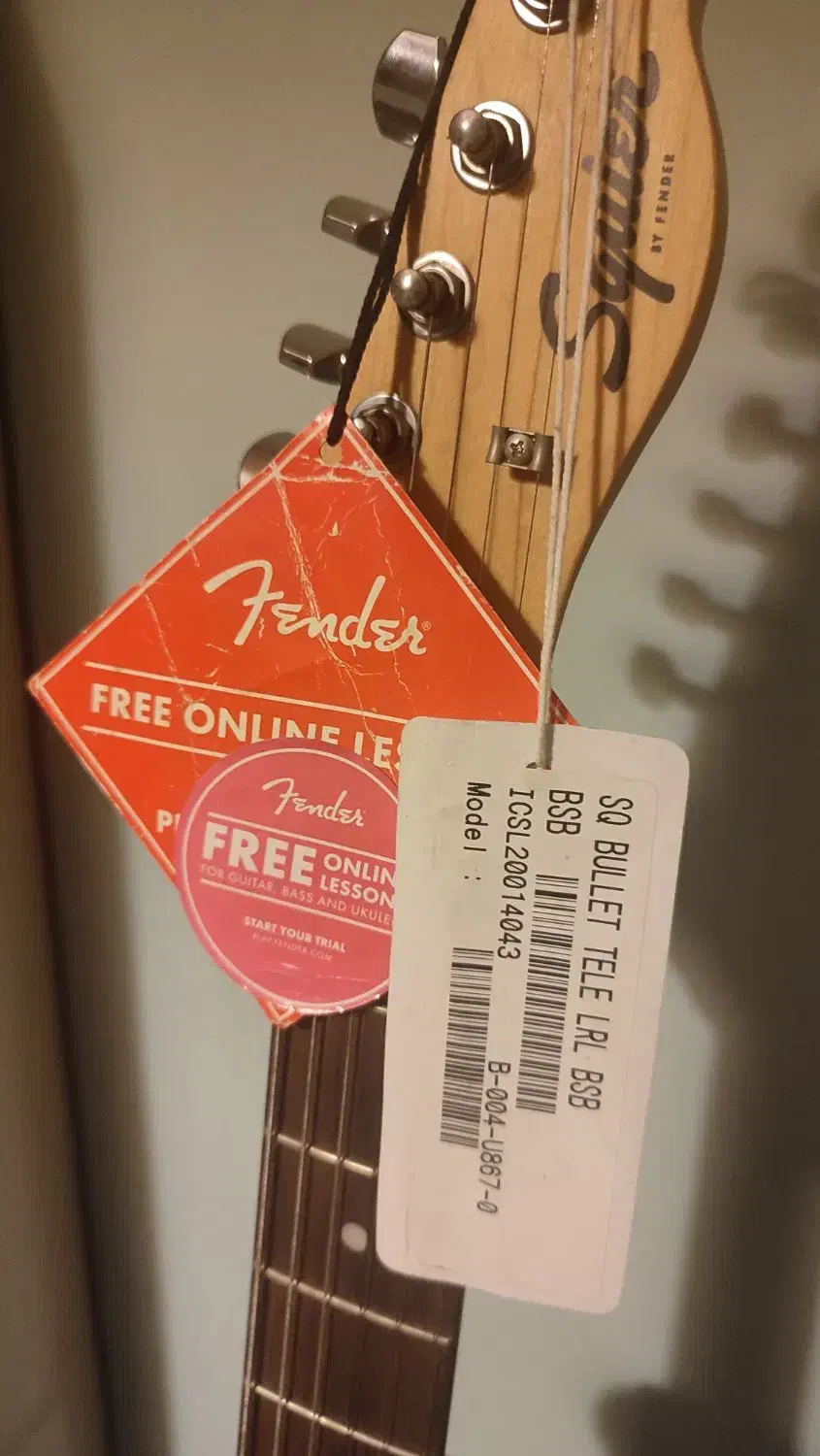 فندر اسکوایر تلکستر بهمراه کیس معمولی|گیتار، بیس، امپلیفایر|بابل, |دیوار