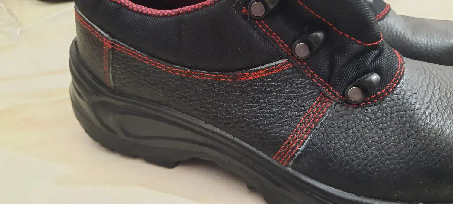 دو جفت کفش ایمنی/کفش کار|کیف، کفش، کمربند|اراک, |دیوار