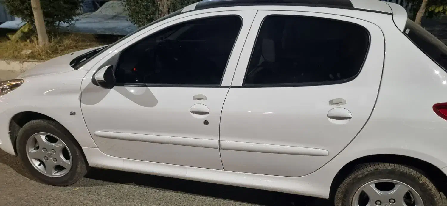 در حد خشک بدون کوچکترین ایراد|خودرو سواری و وانت|بیجار, |دیوار