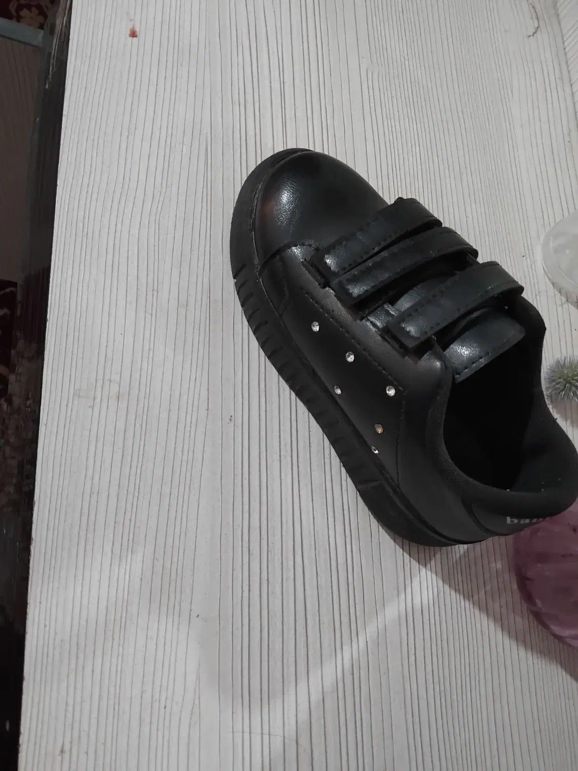 کفش بچگانه|کفش و لباس بچه|دوگنبدان, |دیوار