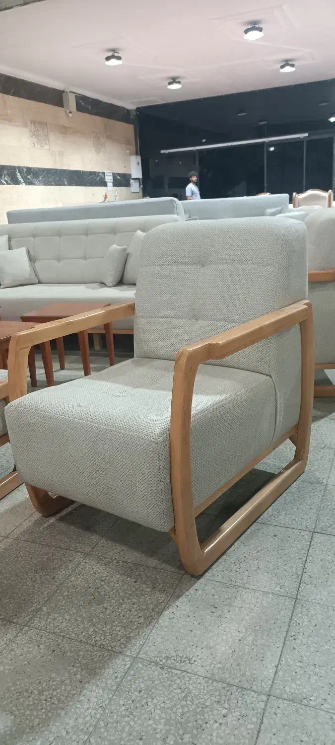 نیازمند نجار حرفه ای وزیر کار زن مبل|مبلمان اداری|شیراز, سلطان آباد|دیوار