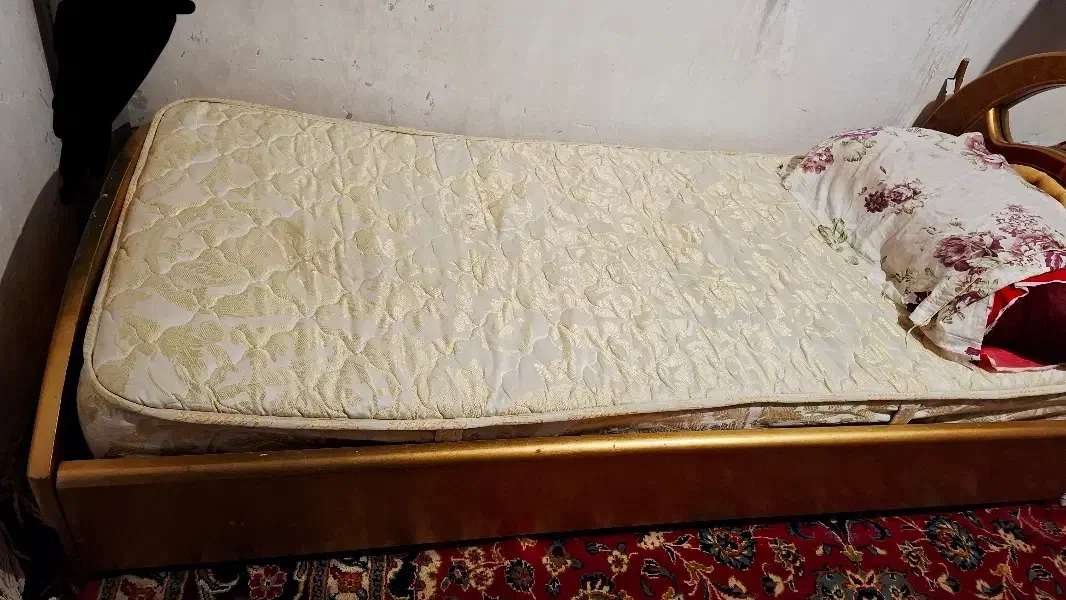 تخت چوبی|تخت و صندلی بچه|کرج, شاهینویلا|دیوار