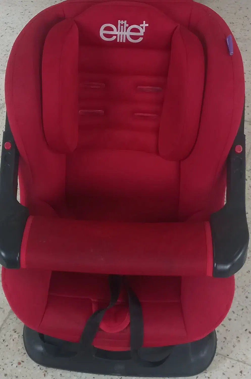 صندلی کودک|تخت و صندلی بچه|رشت, کوی غلام نیا|دیوار