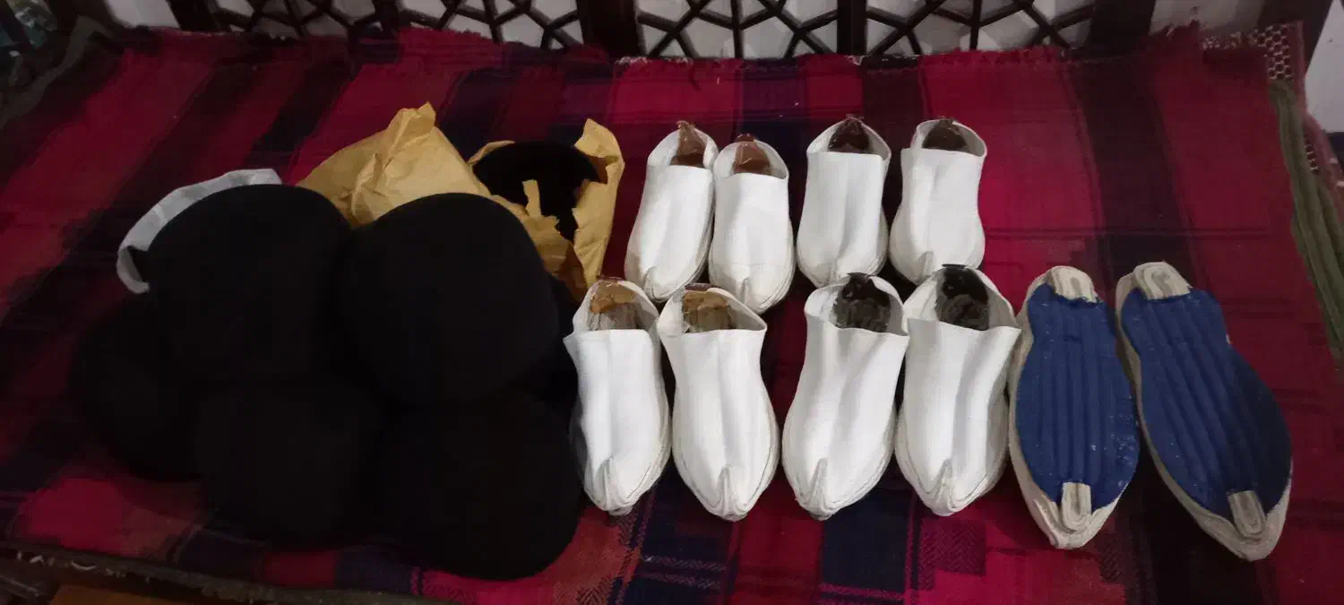 لباس محلی بختیاری*دبیت ،گیوه،کلاه،کمربند|لباس|اهواز, معین زاده|دیوار