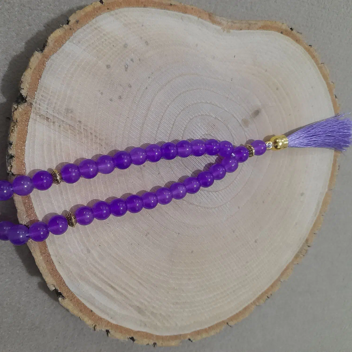 تسبیح کوچک بنفش رنگ|کلکسیون اشیاء عتیقه|نیشابور, راه آهن|دیوار