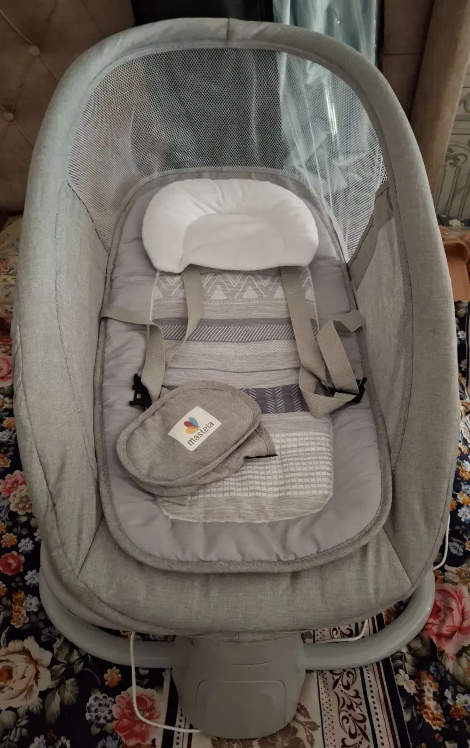 گهواره برقی ماستلا ۴کاره سالم|تخت و صندلی بچه|کردکوی, |دیوار