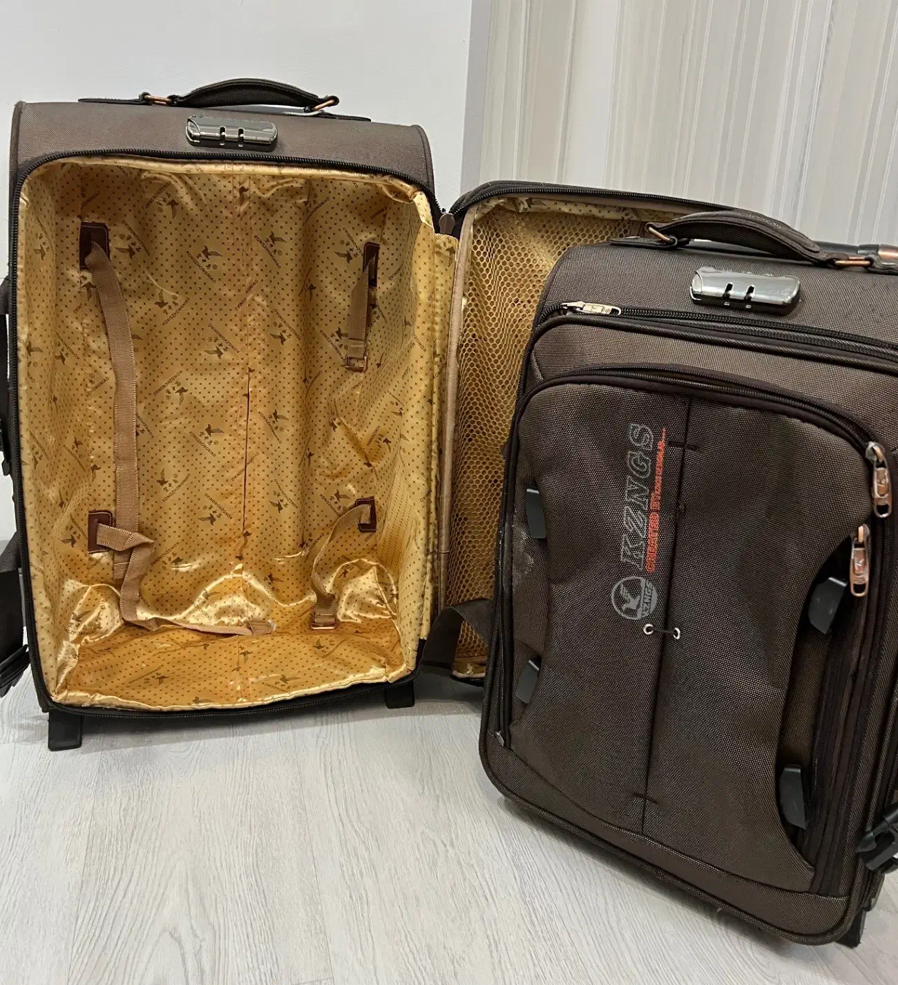 چمدان سایز متوسط و کوچک|کیف، کفش، کمربند|بیرجند, |دیوار