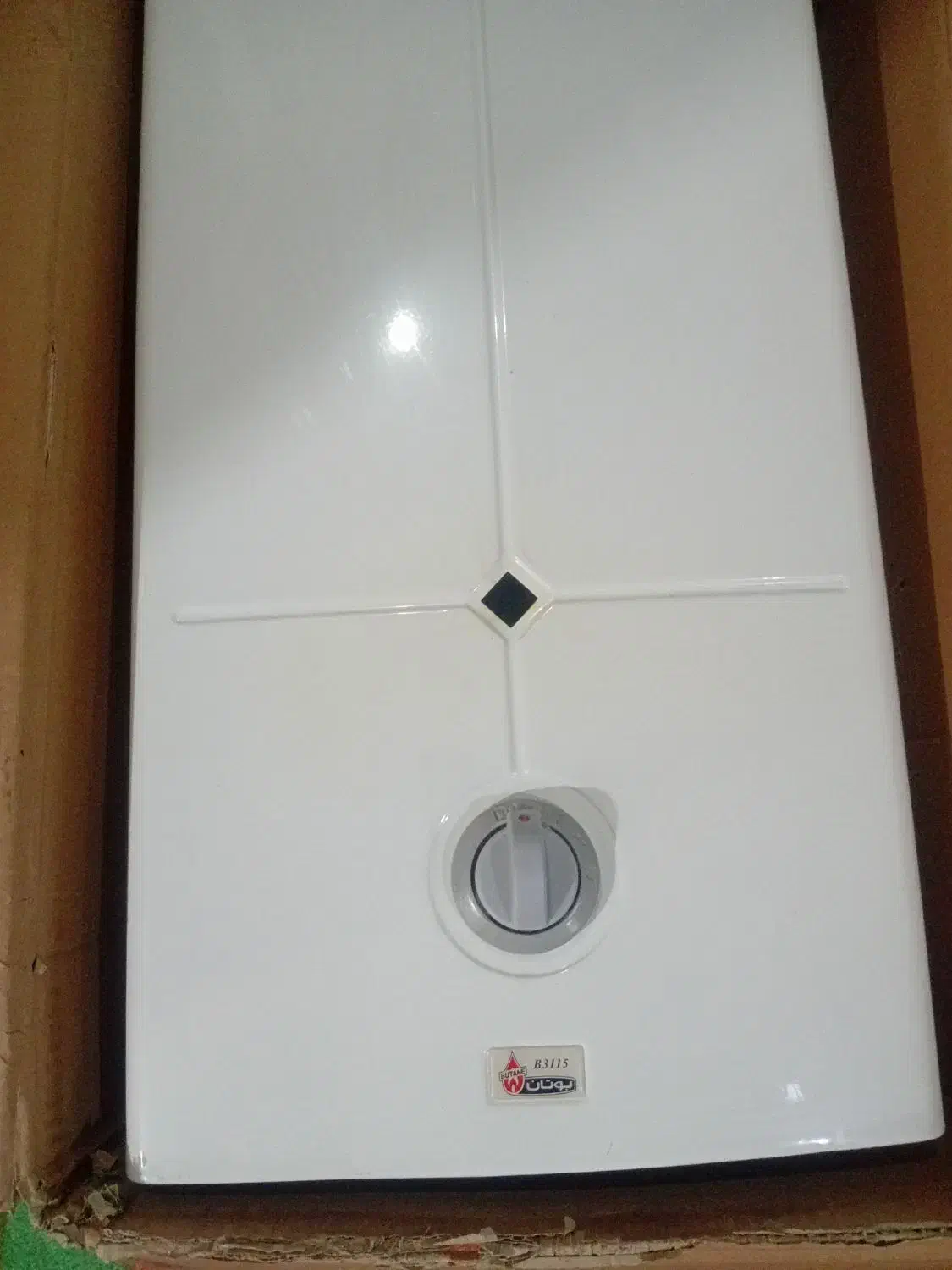 آبگرمکن بوتان B3115 یک سال کارکرده خیلی تمیز|آبگرمکن، پکیج، شوفاژ|کارون, |دیوار