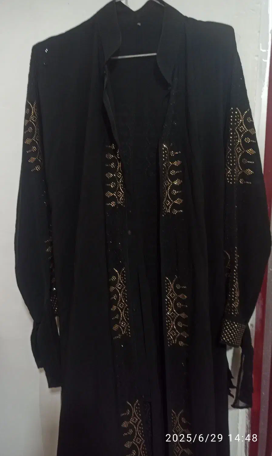 مانتو عبا|لباس|مشهد, طبرسی شمالی|دیوار