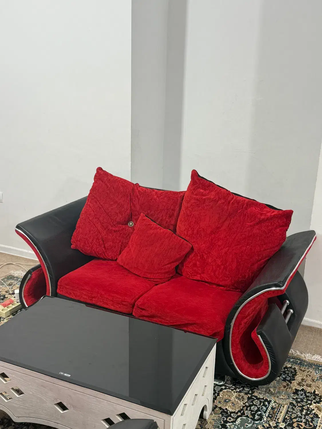 مبل ۶ نفره|مبلمان خانگی و میز عسلی|دوگنبدان, |دیوار