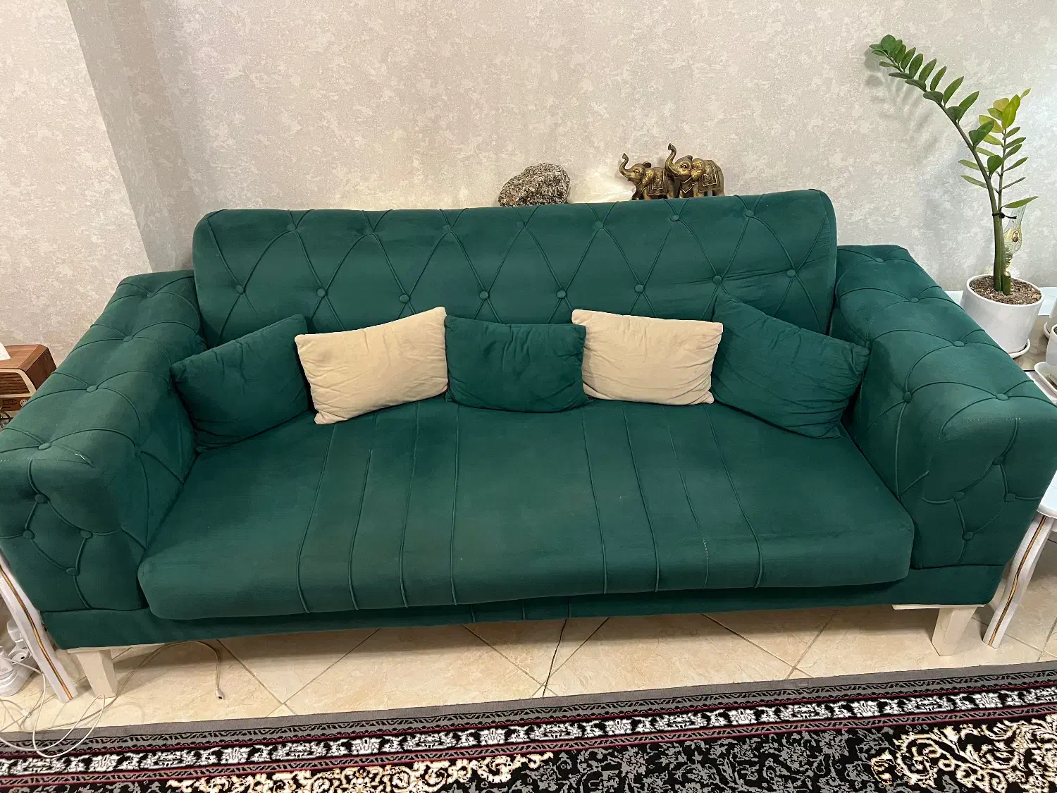 مبل ۷نفره مدل چستر بسیار تمیز و بدون فرو رفتگی|مبلمان خانگی و میز عسلی|قرچک, شهرک طلائیه|دیوار