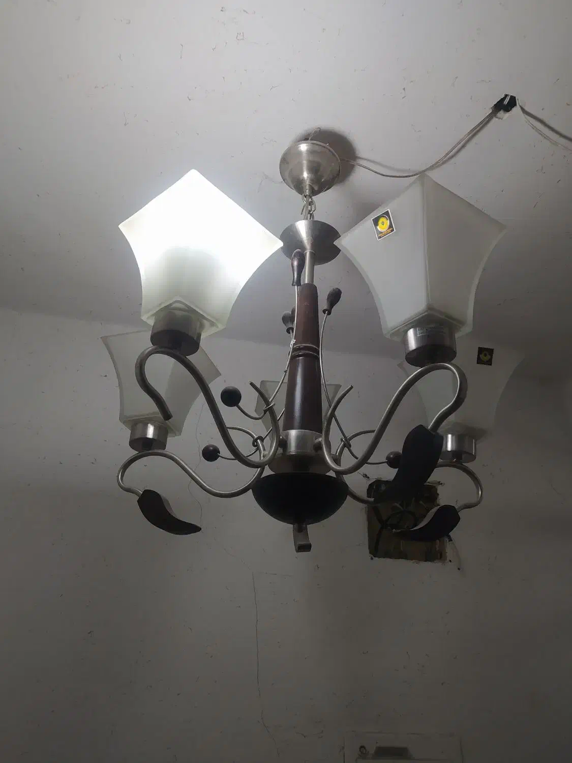 لوستر 4 شاخه طرح چوب|لوستر و چراغ آویز|شوشتر, |دیوار