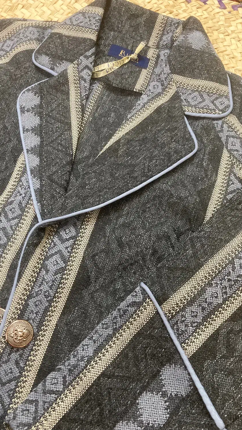 کت مجلسی|لباس|قم, انسجام|دیوار