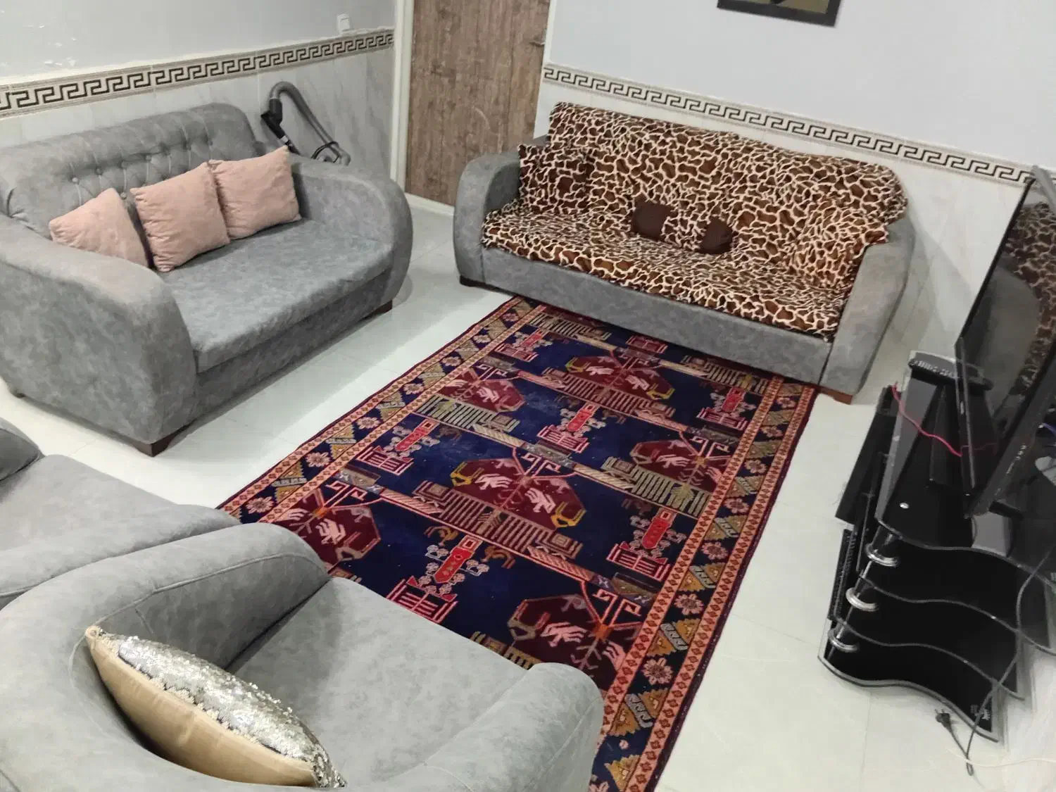 مبل ۷ نفره +میز نهار خوری چوب راش+ میز تلویزیون|مبلمان خانگی و میز عسلی|شهریار, شهرک امیریه|دیوار