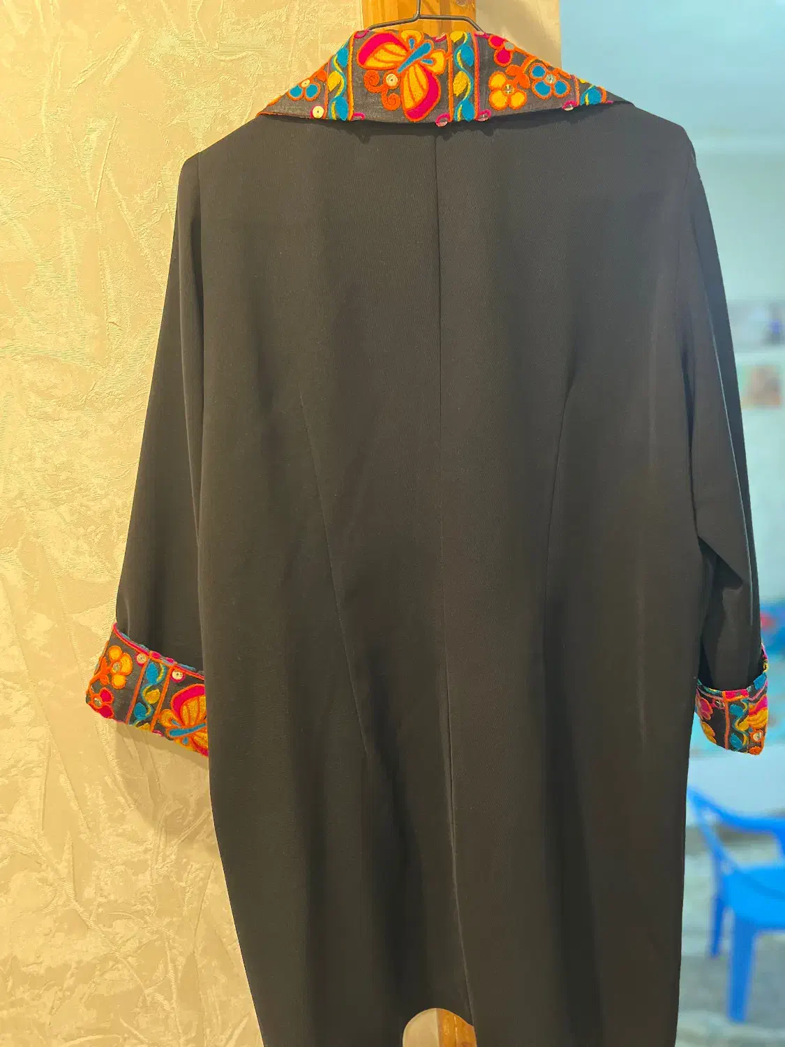 مانتو|لباس|رودسر, |دیوار