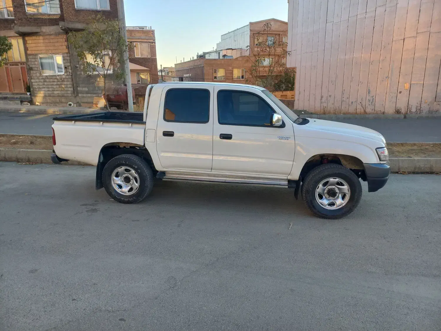 تویوتا هایلوکس ۲۰۰۱|خودرو سواری و وانت|بانه, |دیوار