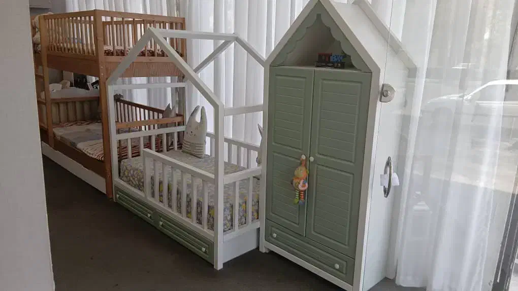 تخت کلبه نوجوان و کمد کلبه فوری فروش|تخت و سرویس خواب|تهران, علم و صنعت|دیوار