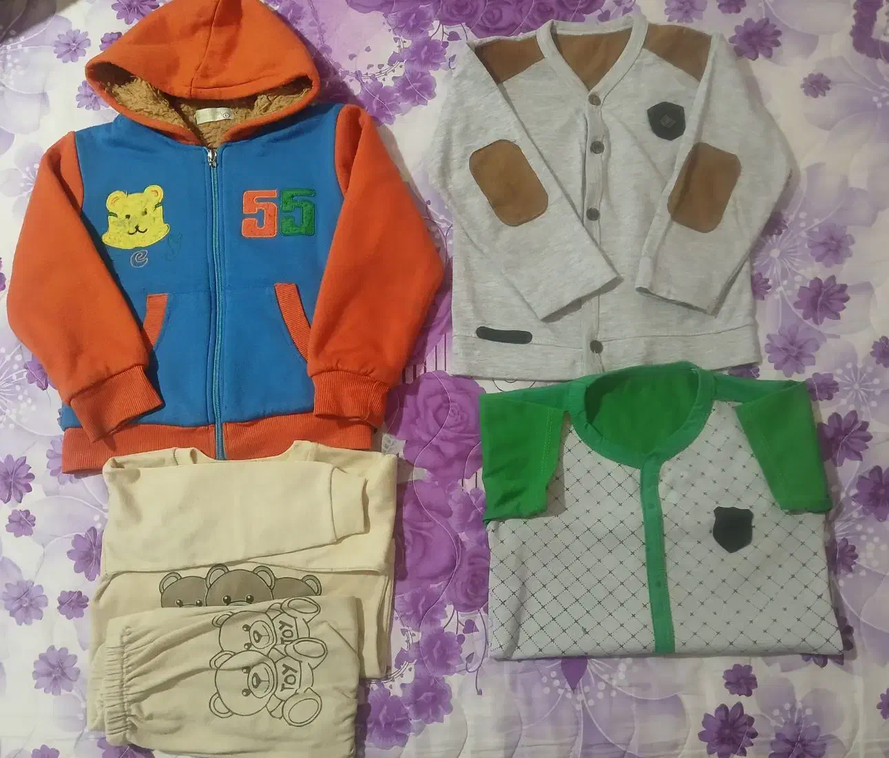 سویشرت و لباس بچگانه|کفش و لباس بچه|قم, شهرک فاطمیه|دیوار