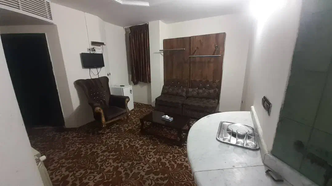 نزدیک حرم و مراکزخریدوسینما فقط یک اتاق دوتخته خال|اجارهٔ کوتاه‌مدت آپارتمان و سوئیت|مشهد, جنت|دیوار