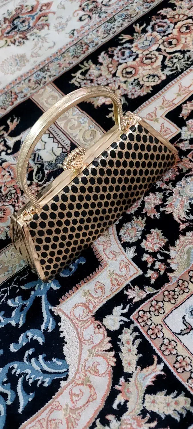 کیف مجلسی|کیف، کفش، کمربند|قم, نوبهار|دیوار