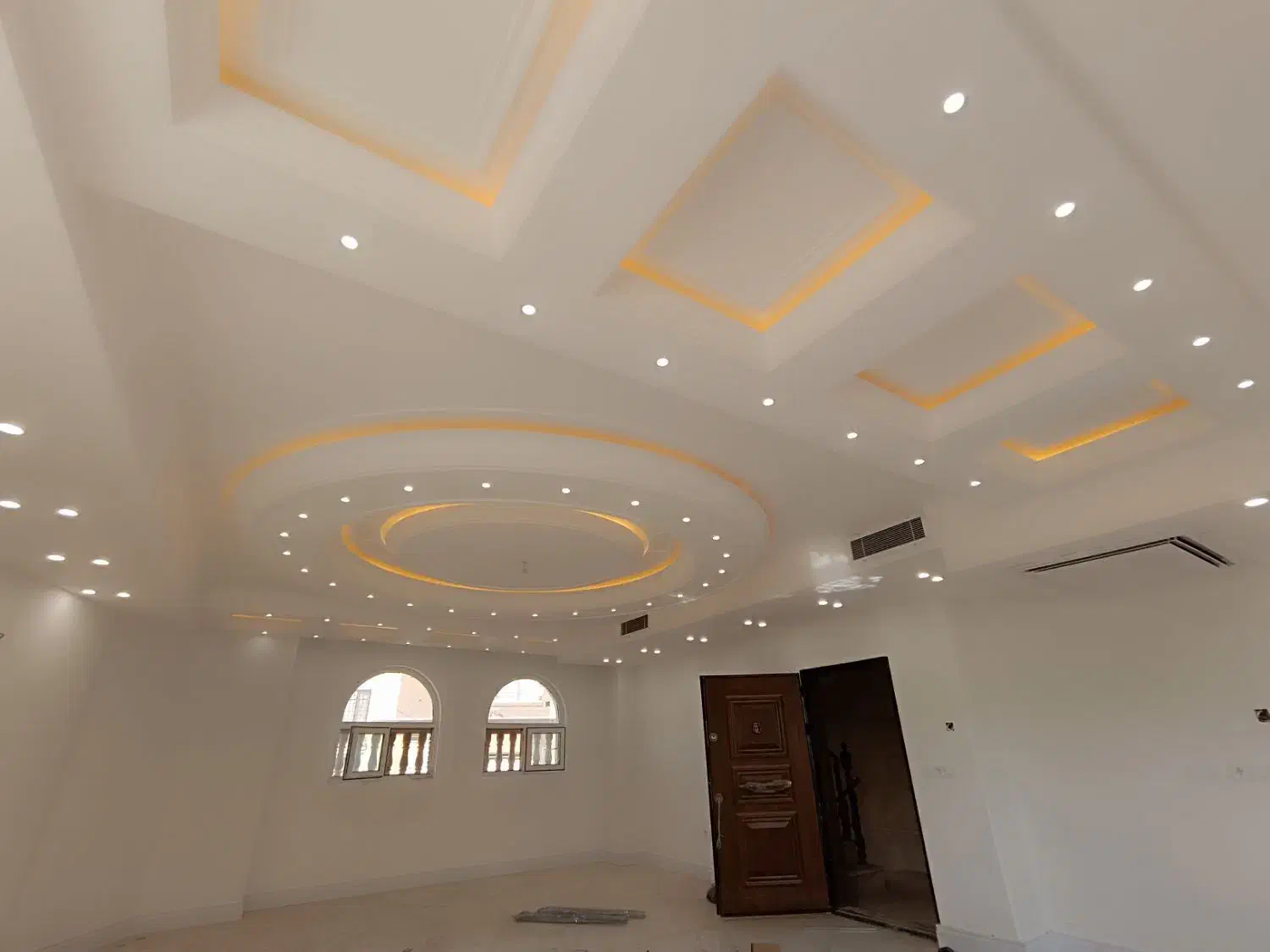 برقکاری و برقکشی و عیب یابی و رفع اتصالی ساختمان|خدمات پیشه و مهارت|کاشان, شهرک امیرالمومنین|دیوار