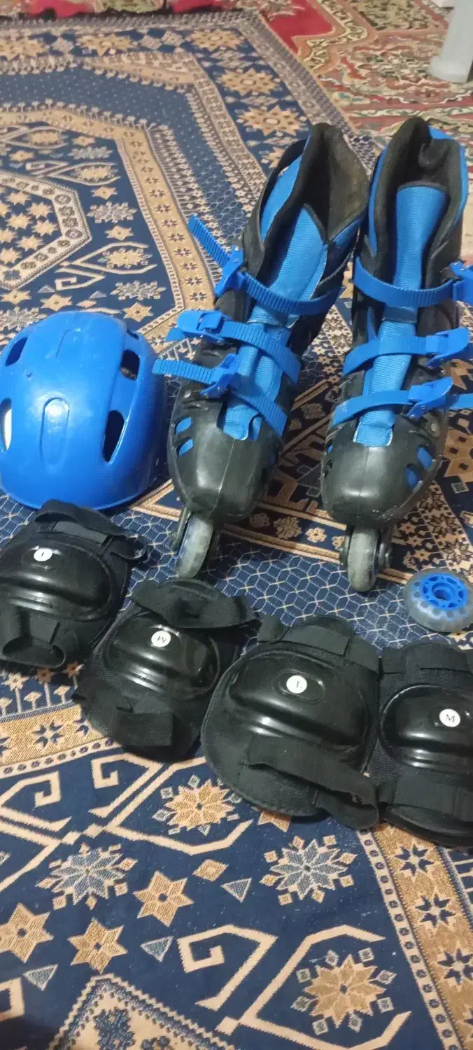 اسکیت درحد خیلی تمیز سایز 40. 41 معاوضه دارم|دوچرخه، اسکیت، اسکوتر|کرج, شهرک بنفشه|دیوار