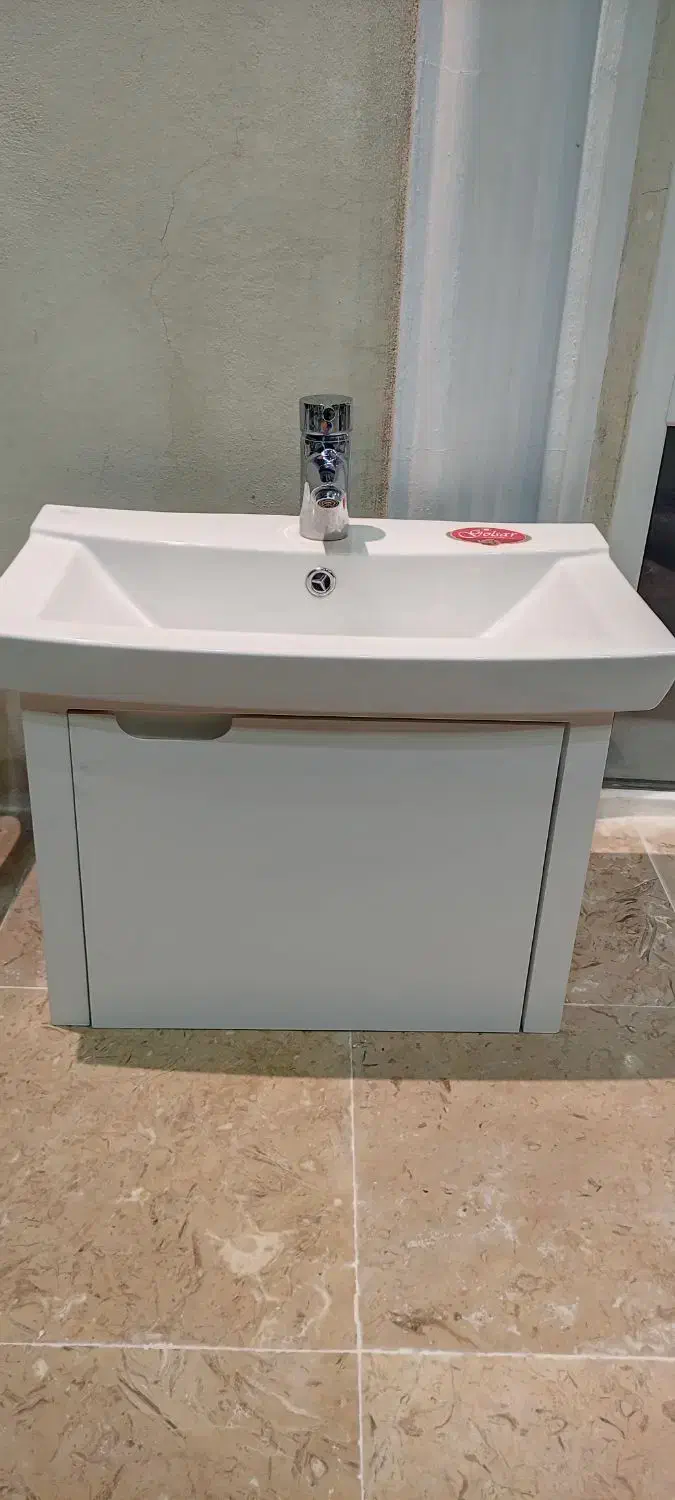 کابین روشویی باشیر و آینه|لوازم سرویس بهداشتی|کلاردشت, |دیوار